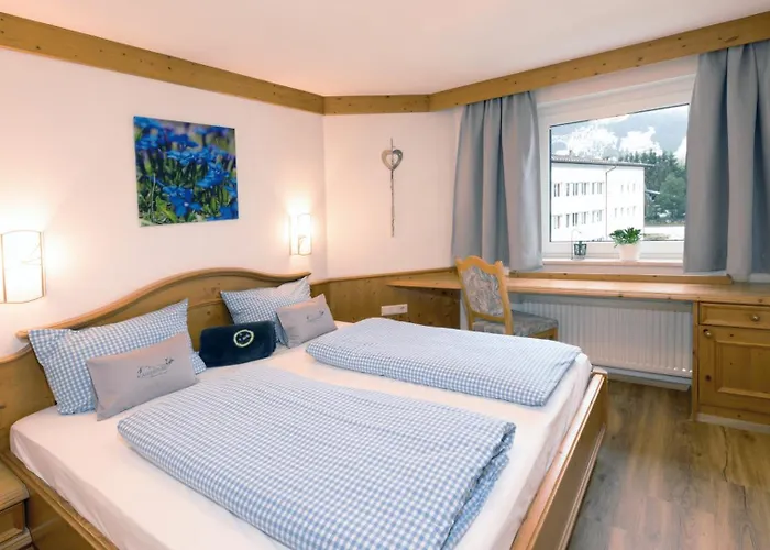 Kaeserstube Πανσιόν 4*