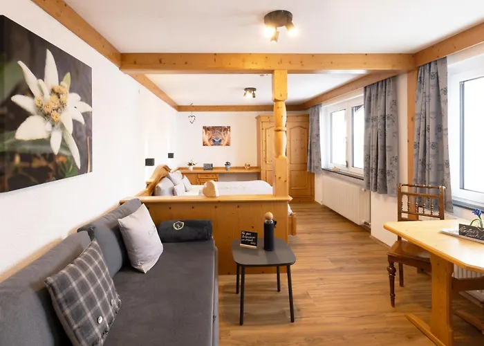 Kaeserstube Πανσιόν 4*