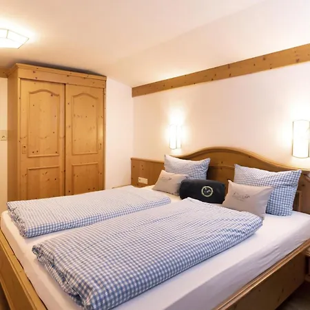 Kaeserstube Pensionat 4*